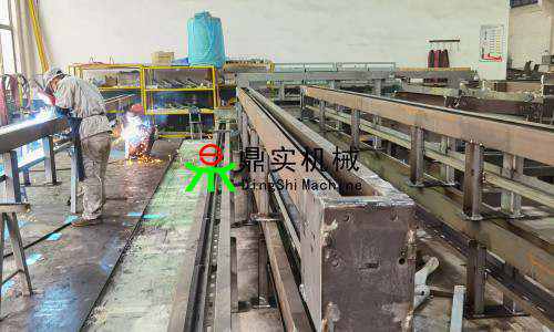 長(cháng)興H型鋼噴漆